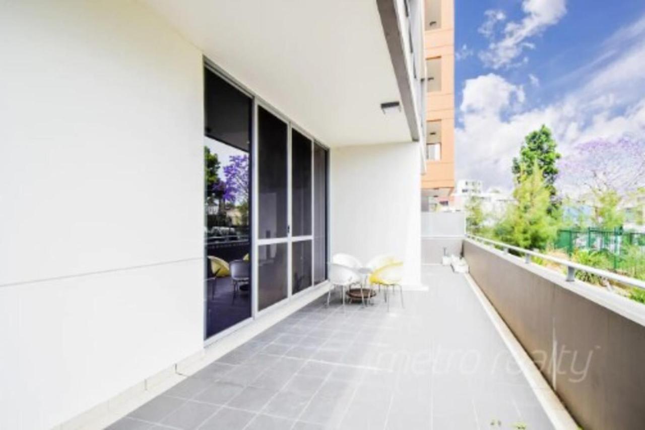 Sun-Drenched 3 Bedroom Apartment In Turrella Mascot Exterior foto